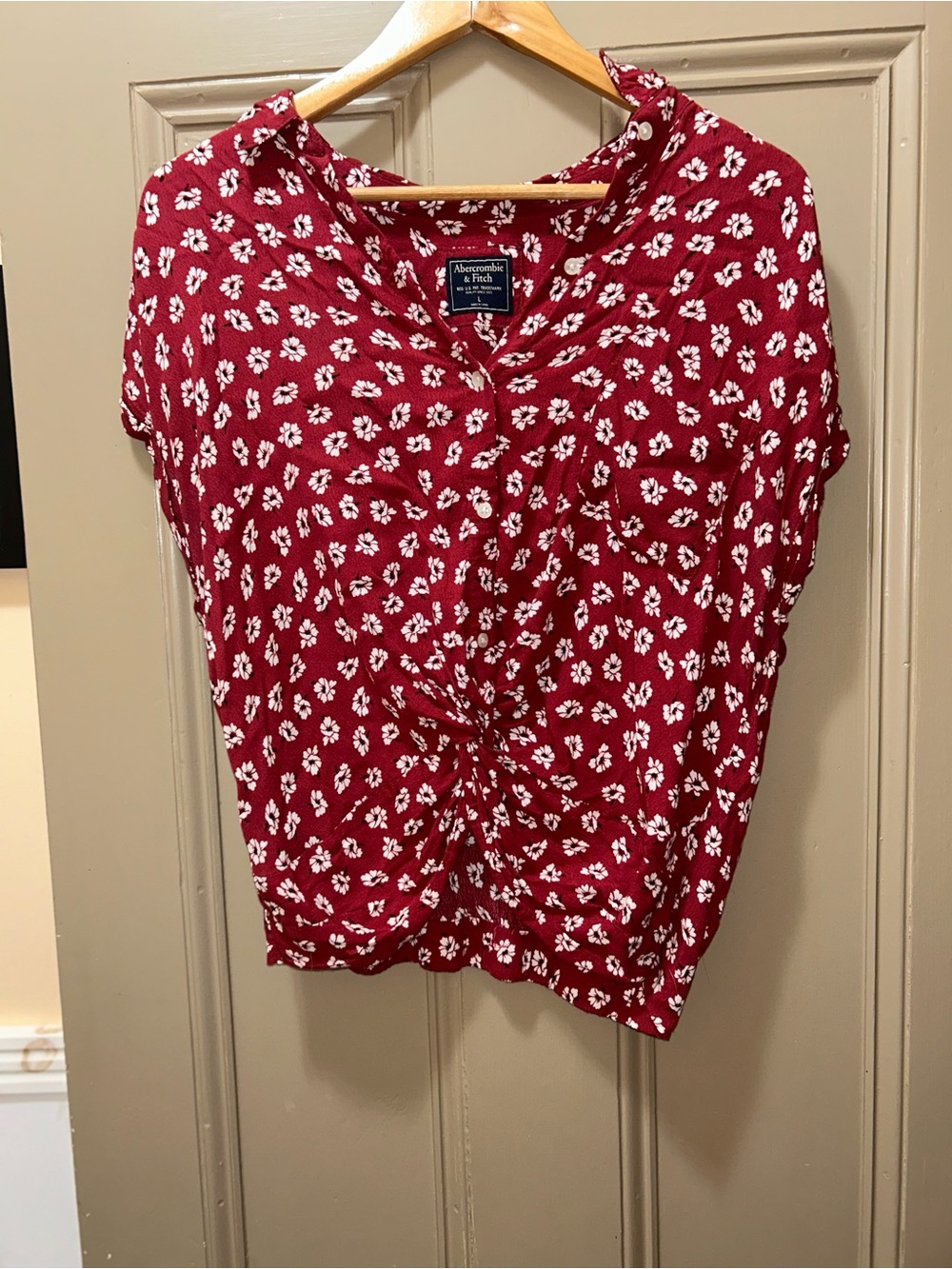 Abercrombie & Fitch Women's Red Floral Twist-Front Top size large